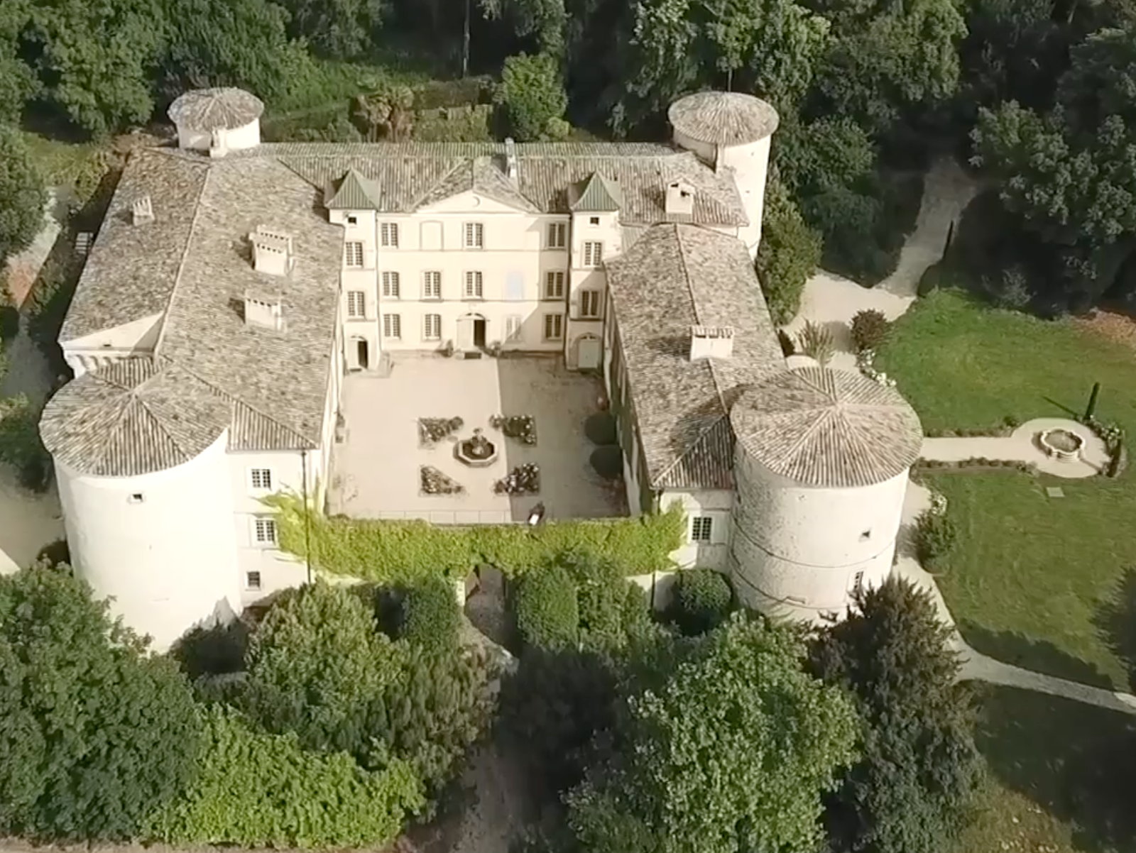 À Montclar, la passion du châtelain